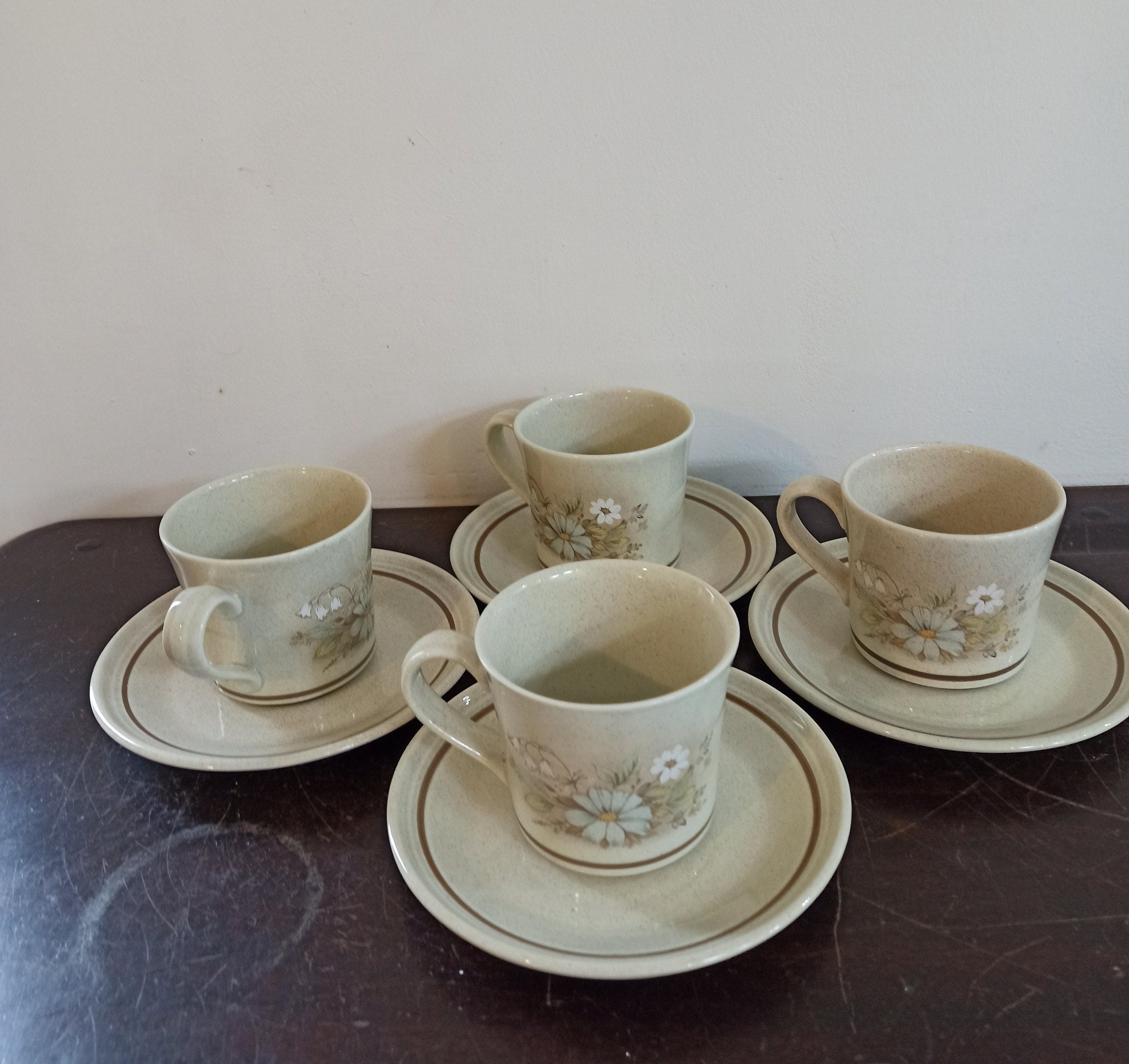 Retro Royal Doulton Cookware 1 Large Tureen 1 x smaller Tureen and Salt and Pepper. 1977-1980 Excellent Condition. Lambethware. Florinda
