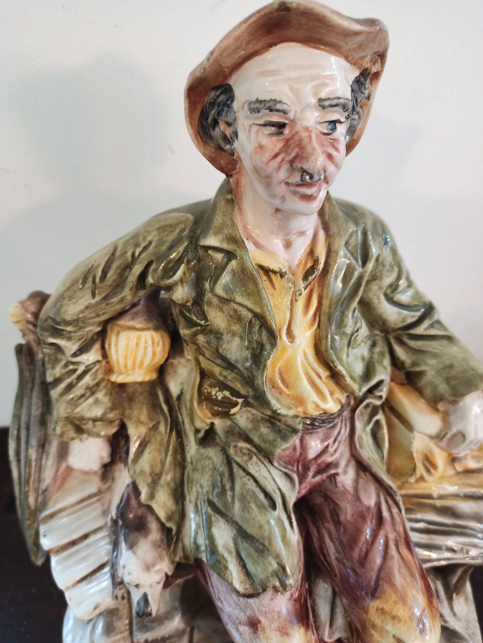 Capodimonte Tramp on Bench Ornament / Figurine. Good Overall Condition. - Image 4