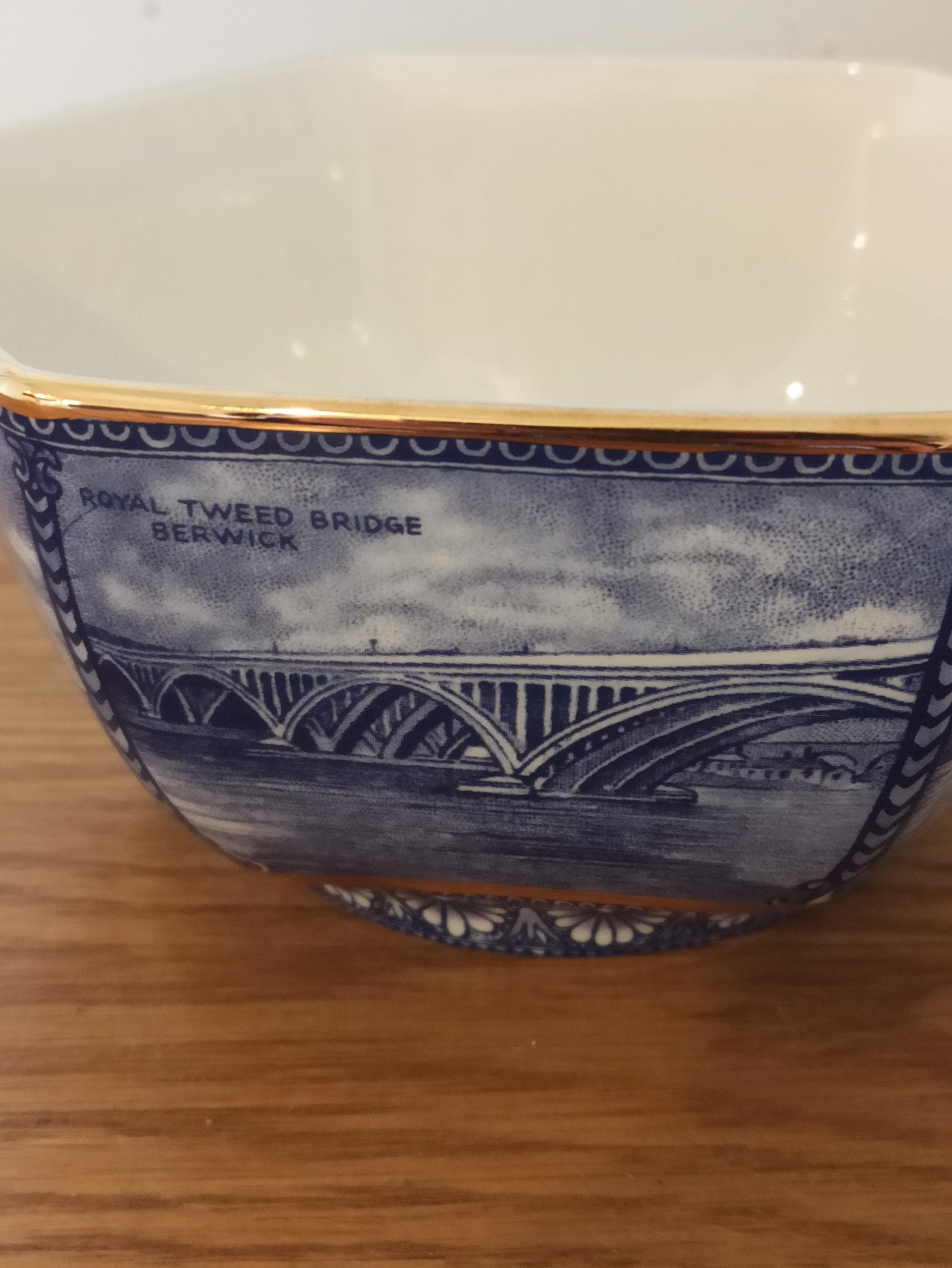 Rington's Fruit Bowl. Commissioned by Ringtons, Made By Wade. Very Good Condition. - Image 7