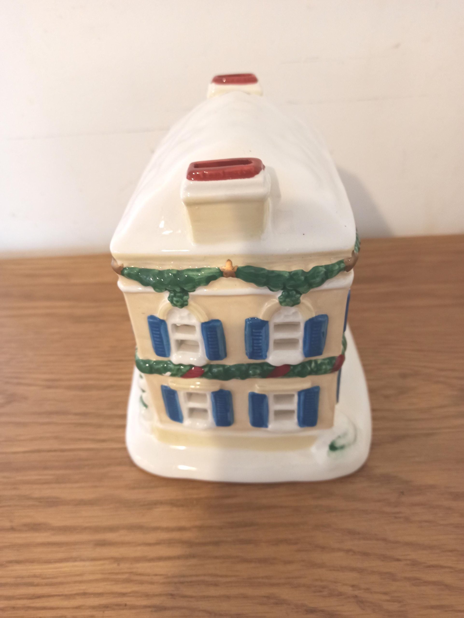 Ringtons Christmas Decoration Tealight House. Vintage. Good Condition. - Image 3