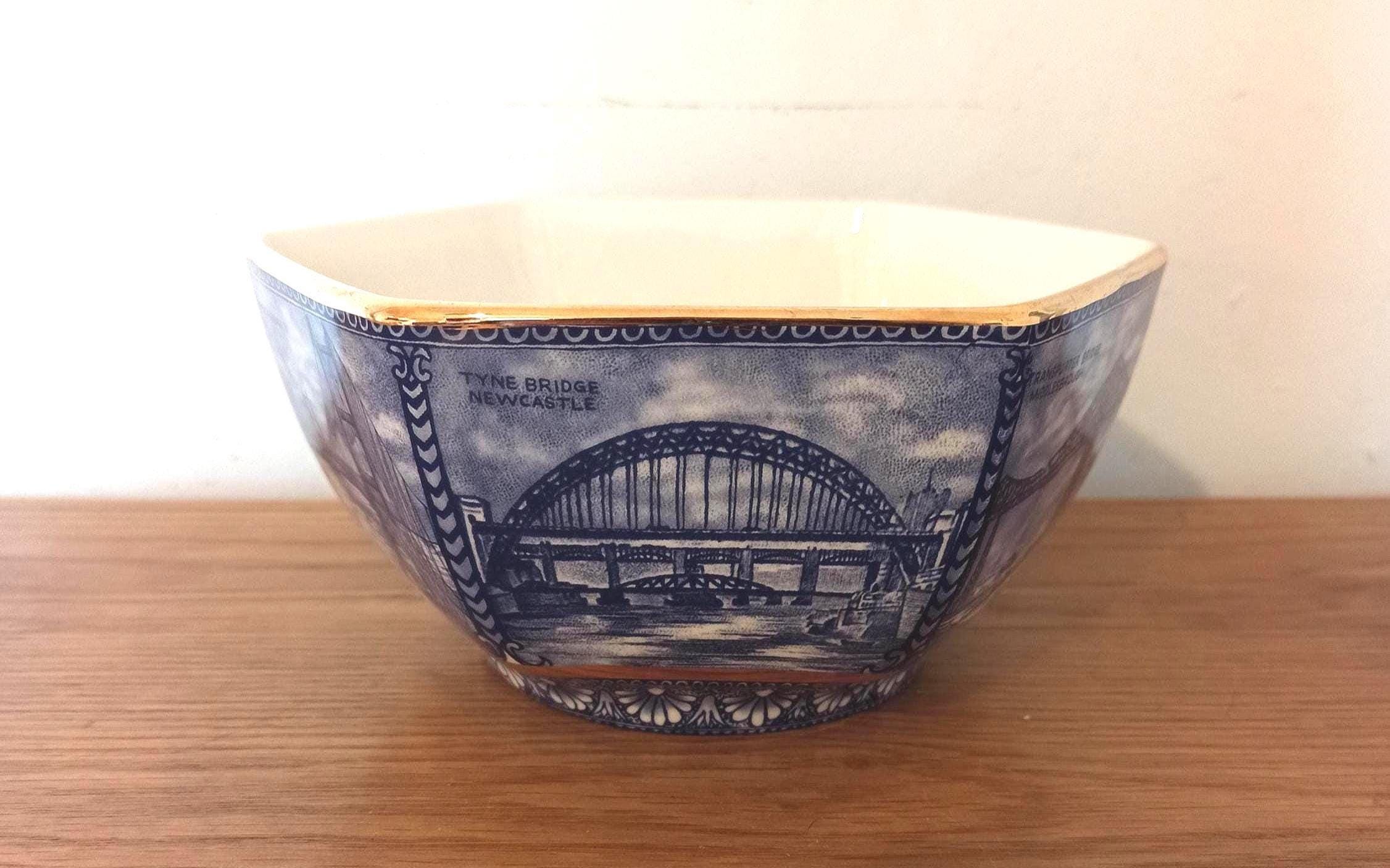 Rington's Fruit Bowl. Commissioned by Ringtons, Made By Wade. Very Good Condition.