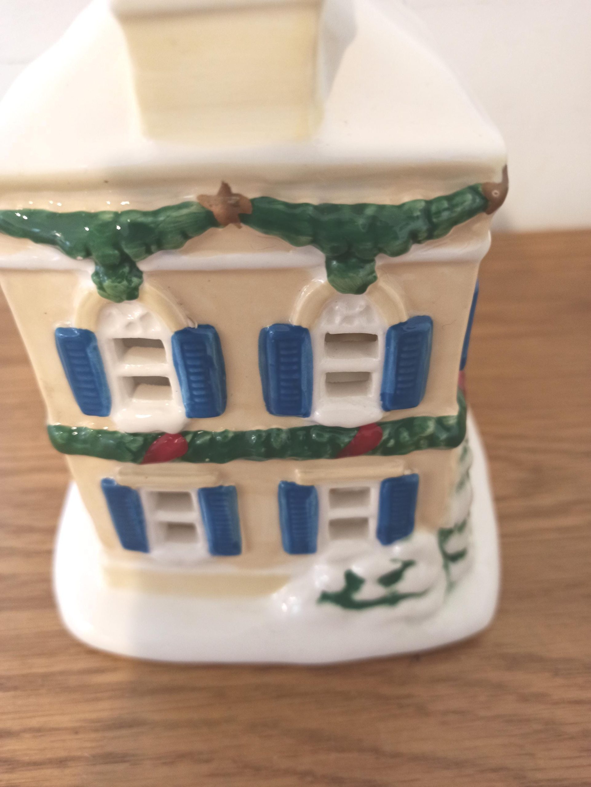 Ringtons Christmas Decoration Tealight House. Vintage. Good Condition. - Image 6