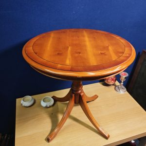 Vintage Mahogany Veneer Circular Bradley Side Table (likely 80s) with High Sheen - 54cm Diameter - 54.5cm Tall