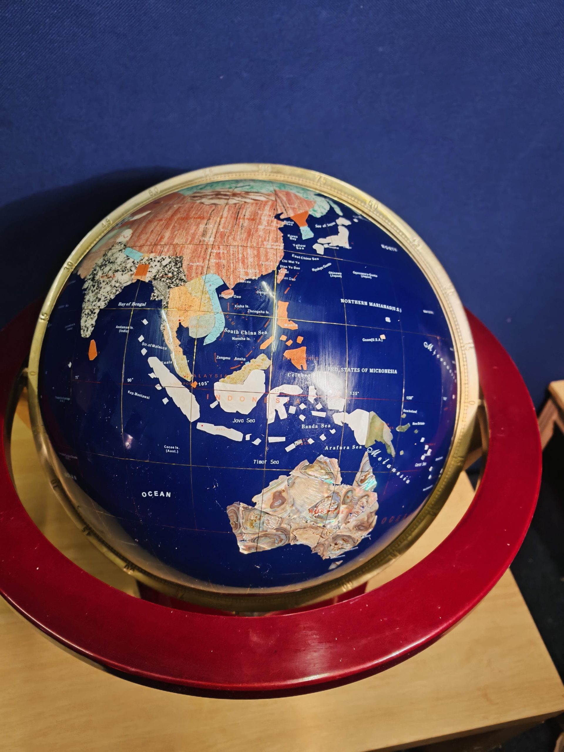 Vintage World Globe with Mineral and Semi-Precious Stone Inlay - Good Condition - 44cm Diameter, 50cm Tall - Image 6
