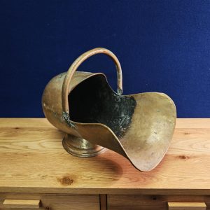 Vintage Brass Helmet-style Coal Scuttle. Likely Georgian to Early 20th Century