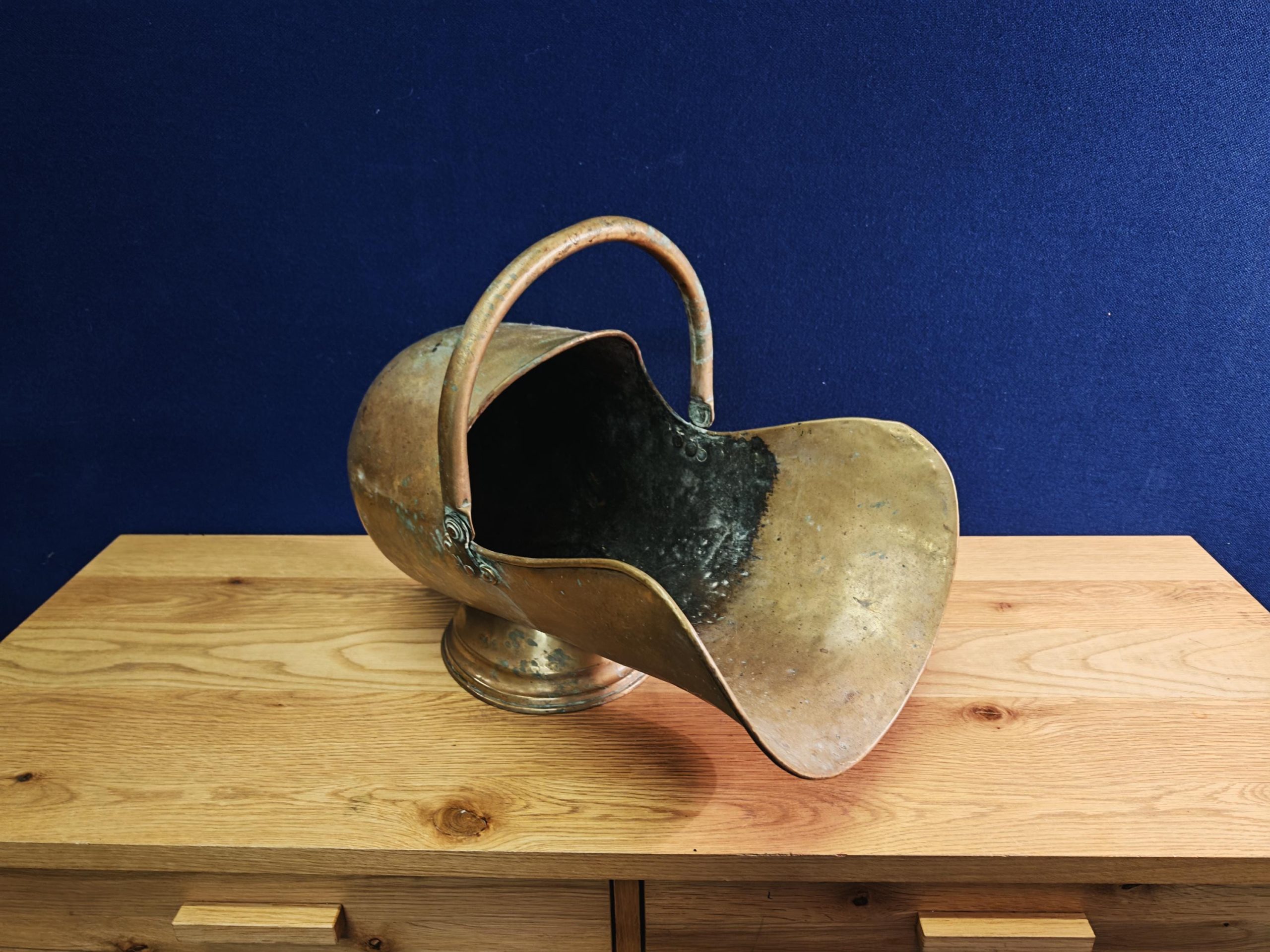 Vintage Brass Helmet-style Coal Scuttle. Likely Georgian to Early 20th Century