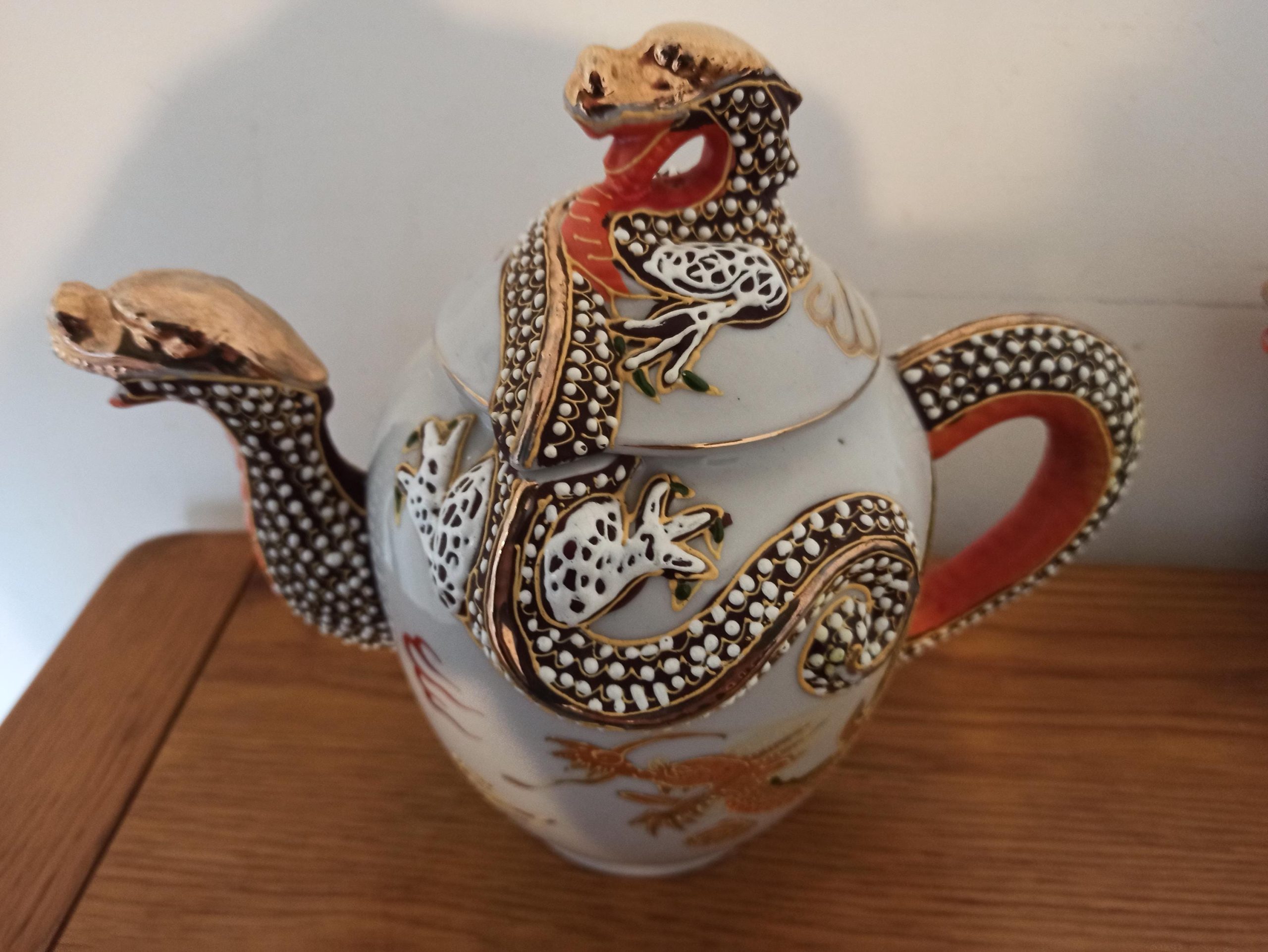 Japanese Dragon Teaset for Four. Porcelain. Very Good Condition. - Image 5