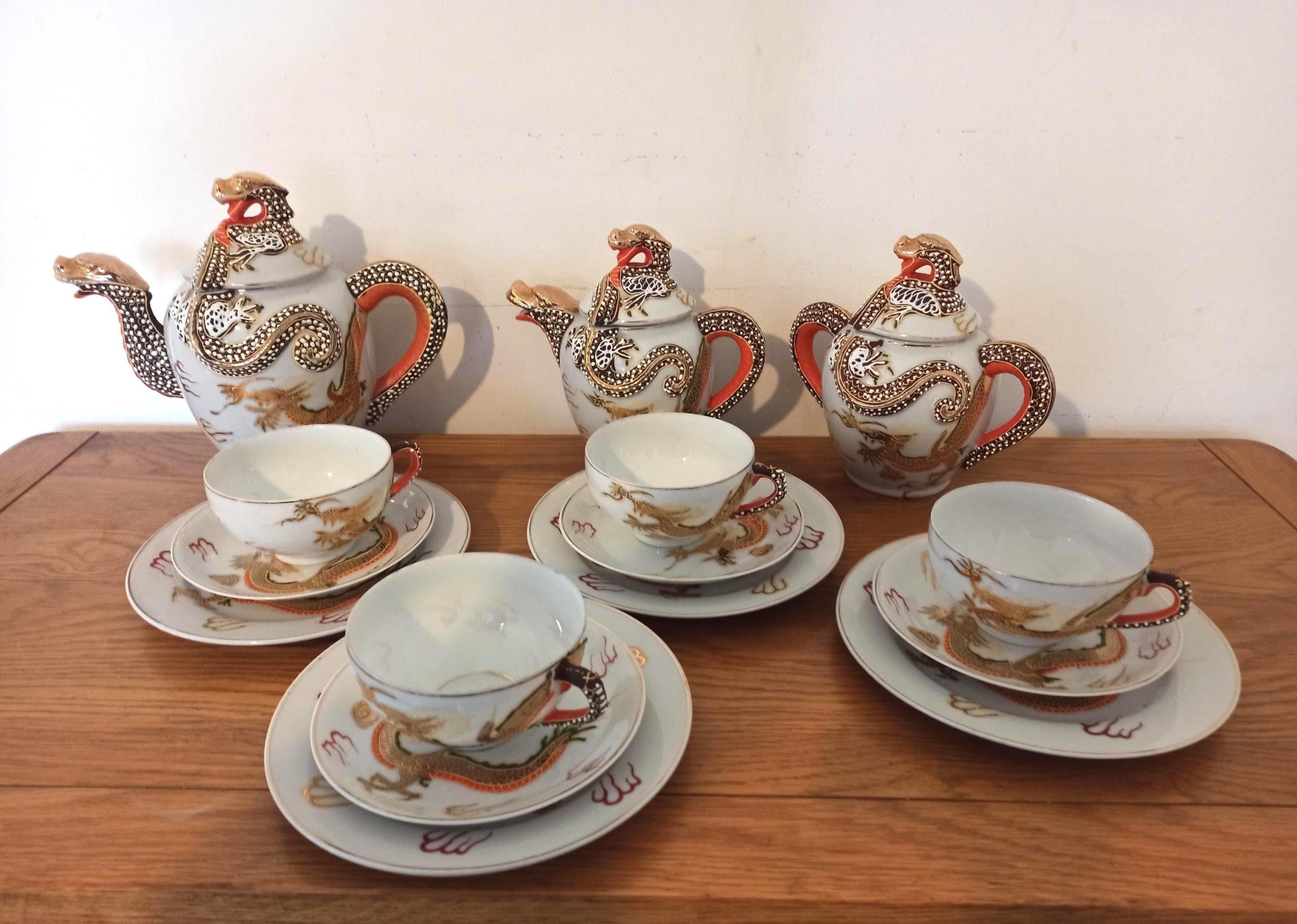 Japanese Dragon Teaset for Four. Porcelain. Very Good Condition.