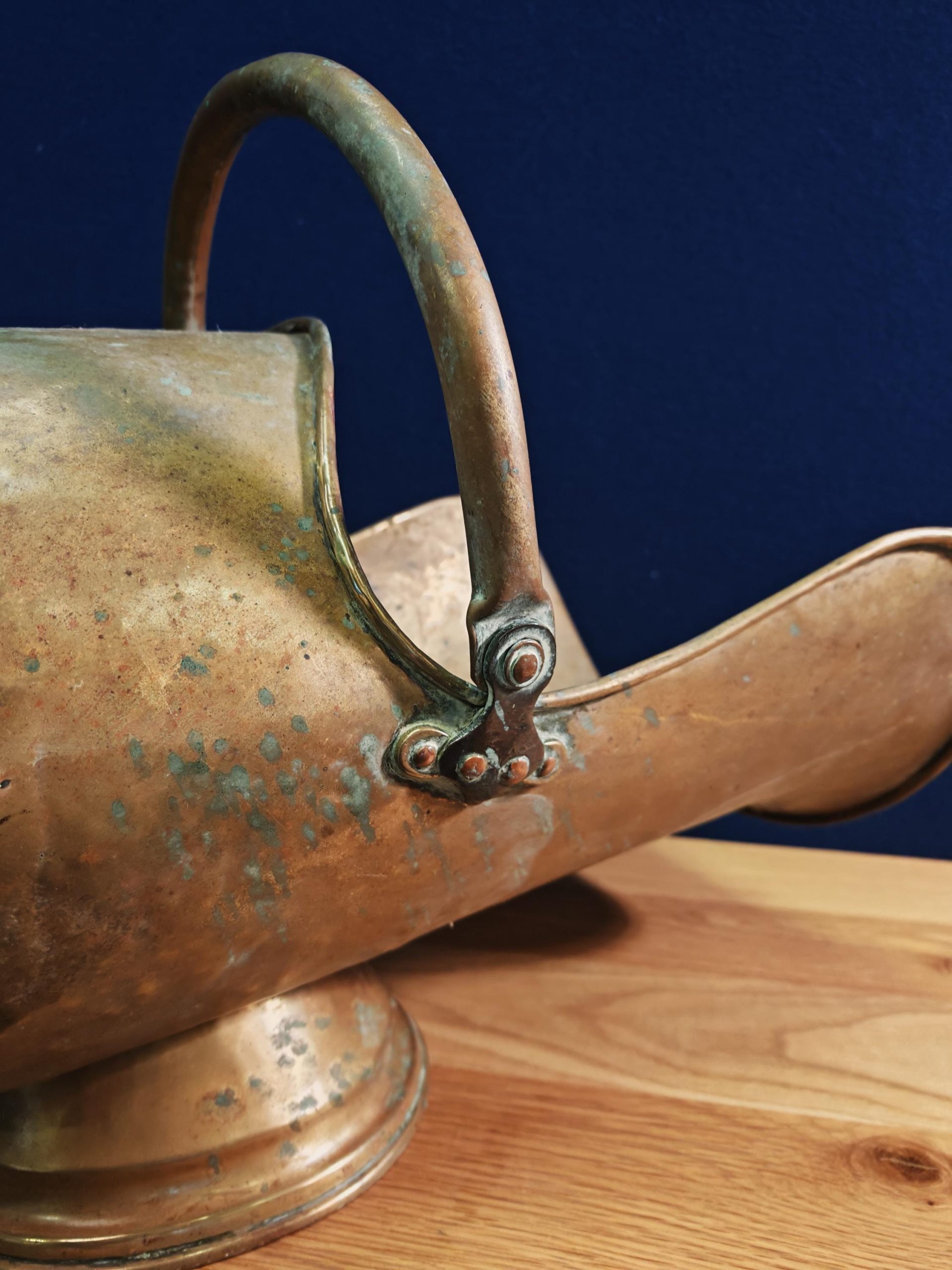 Vintage Brass Helmet-style Coal Scuttle. Likely Georgian to Early 20th Century - Image 8