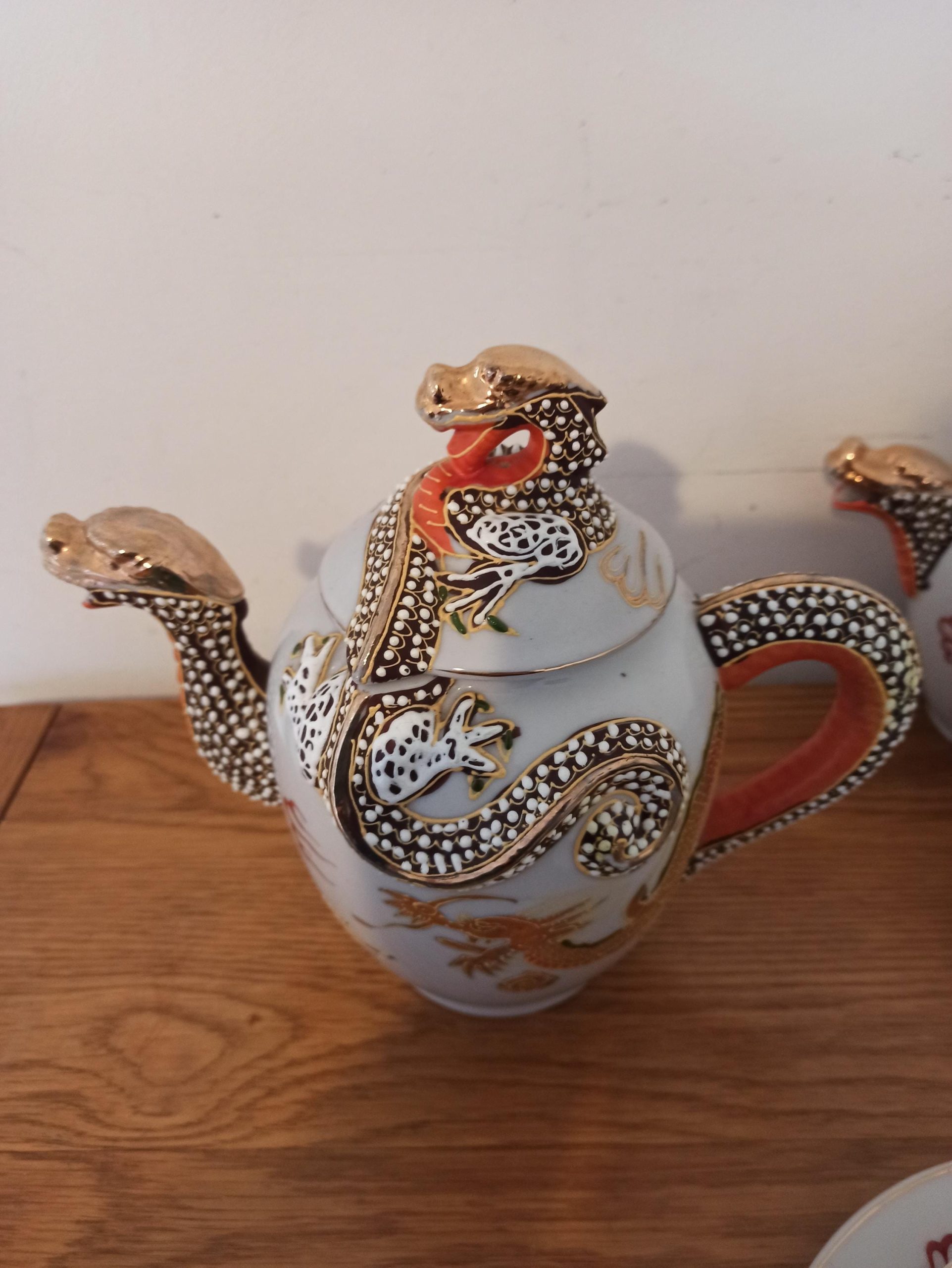 Japanese Dragon Teaset for Four. Porcelain. Very Good Condition. - Image 2