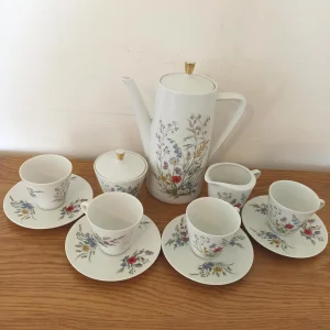 Teaset Vintage Seltman Weiden Monika. Floral Design. Excellent Condition. Complete. For 4.