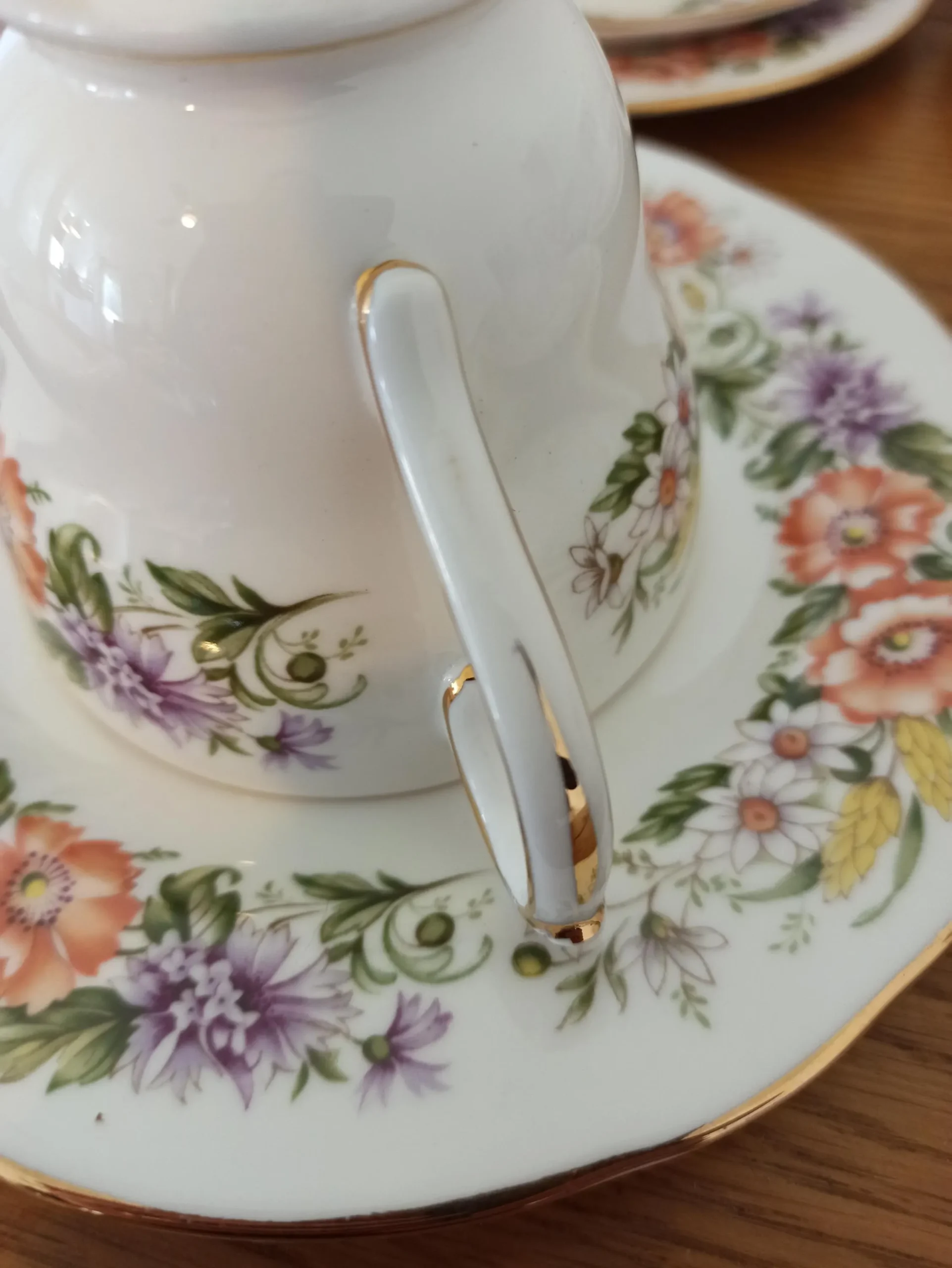 Vintage Duchess Tea Cups, Saucers and Side Plate x 6. 'Countryside' Floral Design. - Image 8
