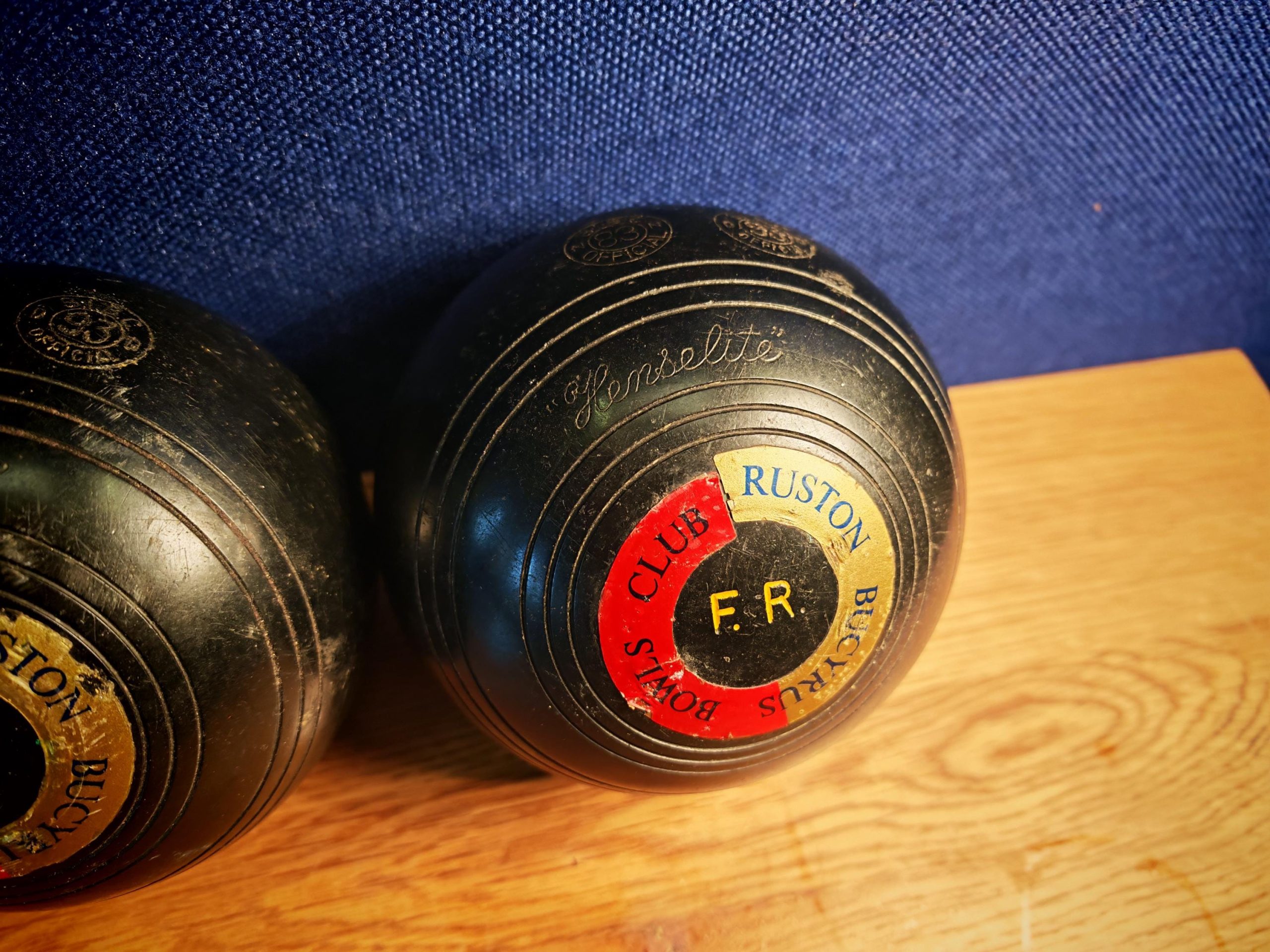 Four Vintage Henselite FR Super Grip Lawn Bowls, 4 15/16 Bias - 1970s, 1980s Vinyl or Composite - Very Good Working Condition - Image 5