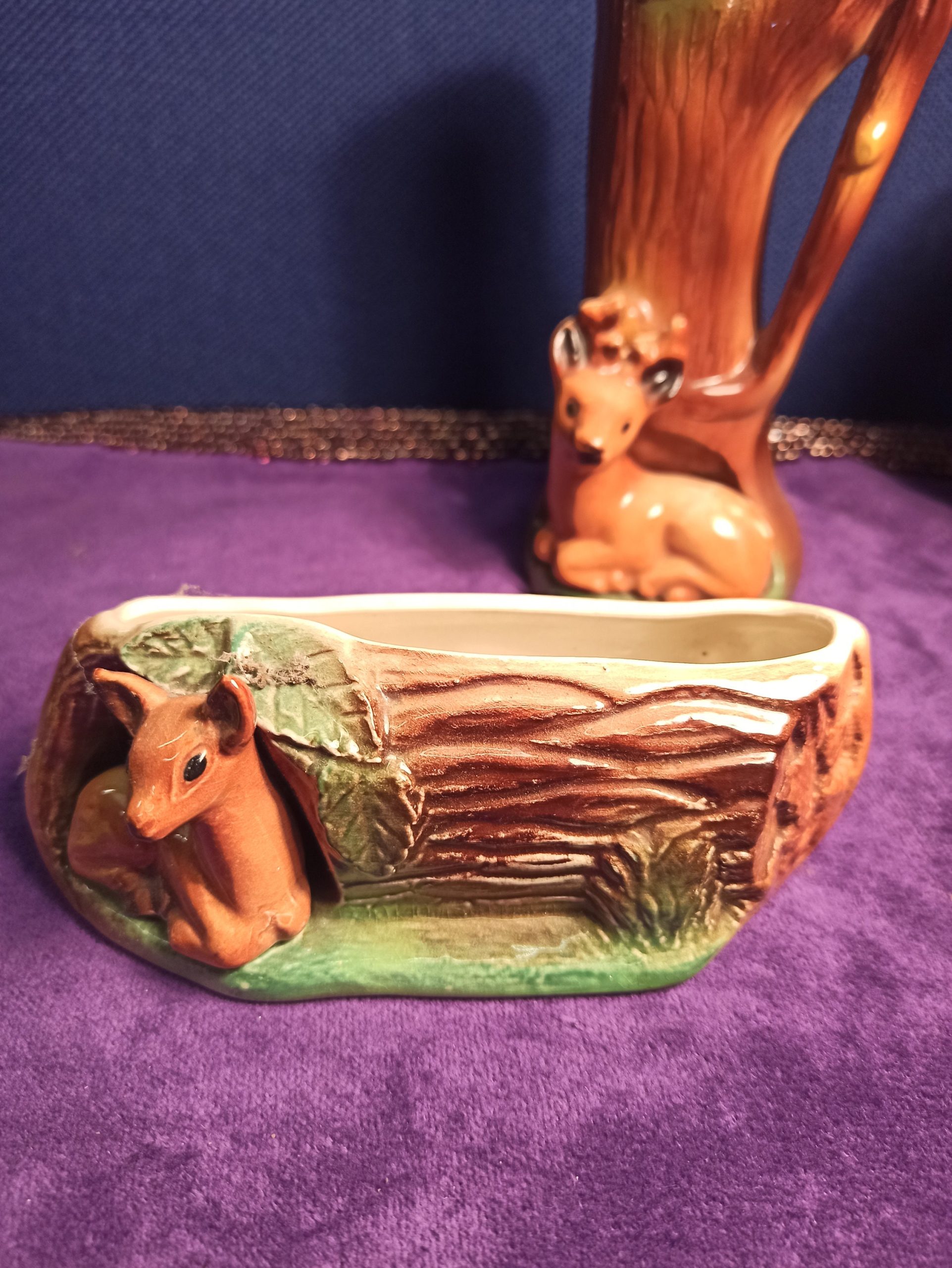 3 Vintage Withersea Posy Vases. Mother Deer and 2 Baby Deer's Sitting by Log. - Image 4