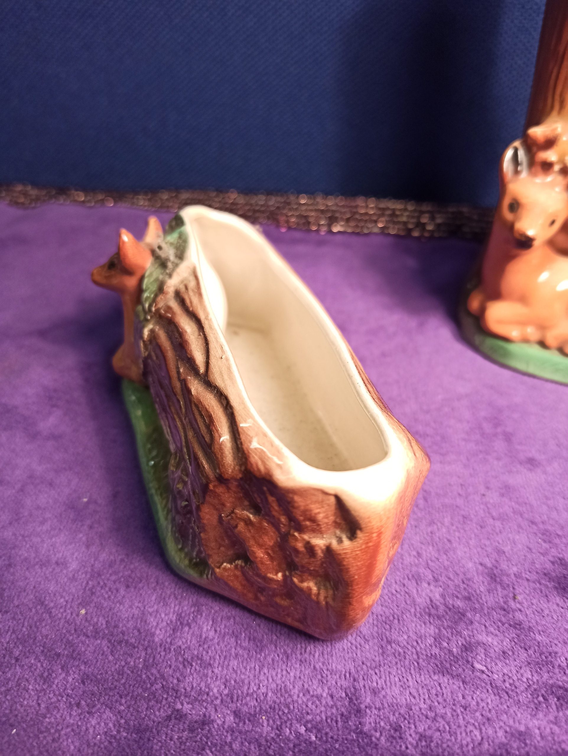 3 Vintage Withersea Posy Vases. Mother Deer and 2 Baby Deer's Sitting by Log. - Image 5
