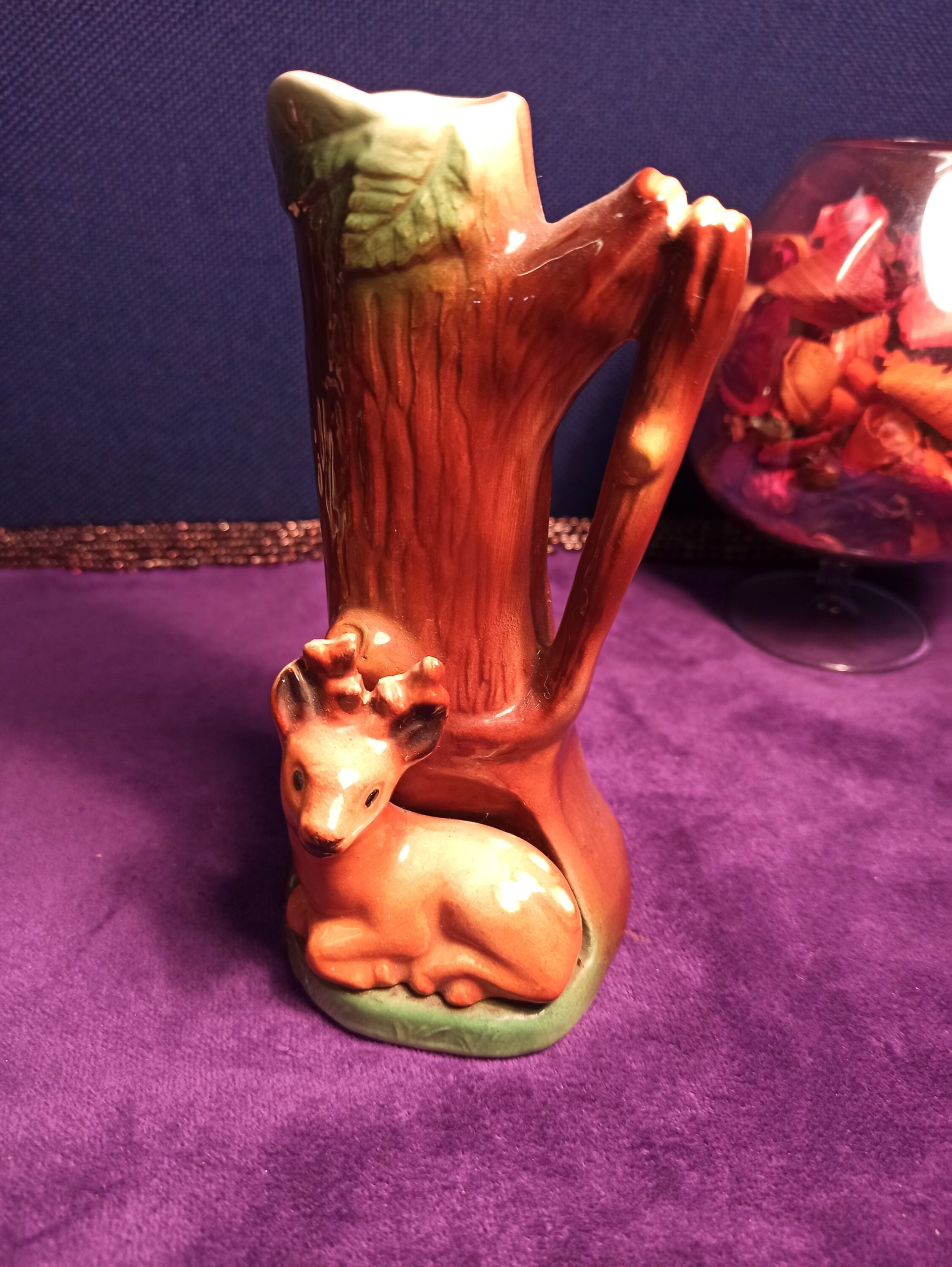 3 Vintage Withersea Posy Vases. Mother Deer and 2 Baby Deer's Sitting by Log. - Image 9