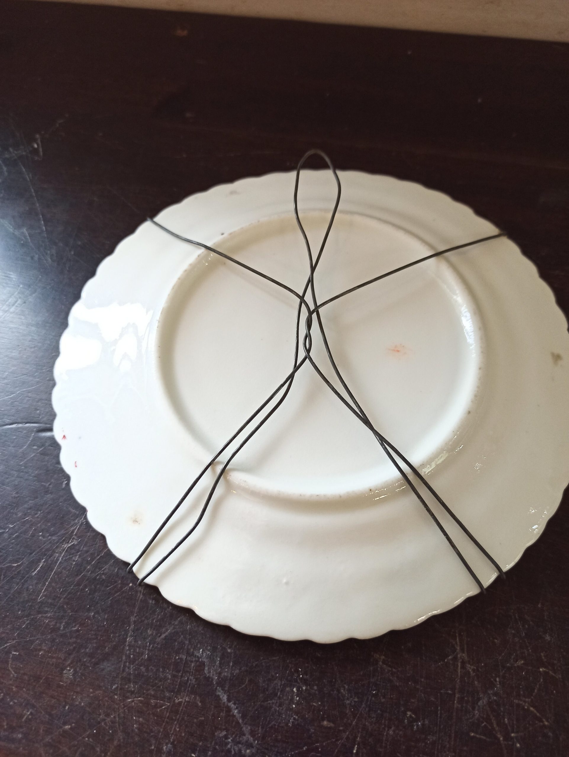 Willow Pattern Wall Plate. Red And White. Very Good Condition. - Image 7