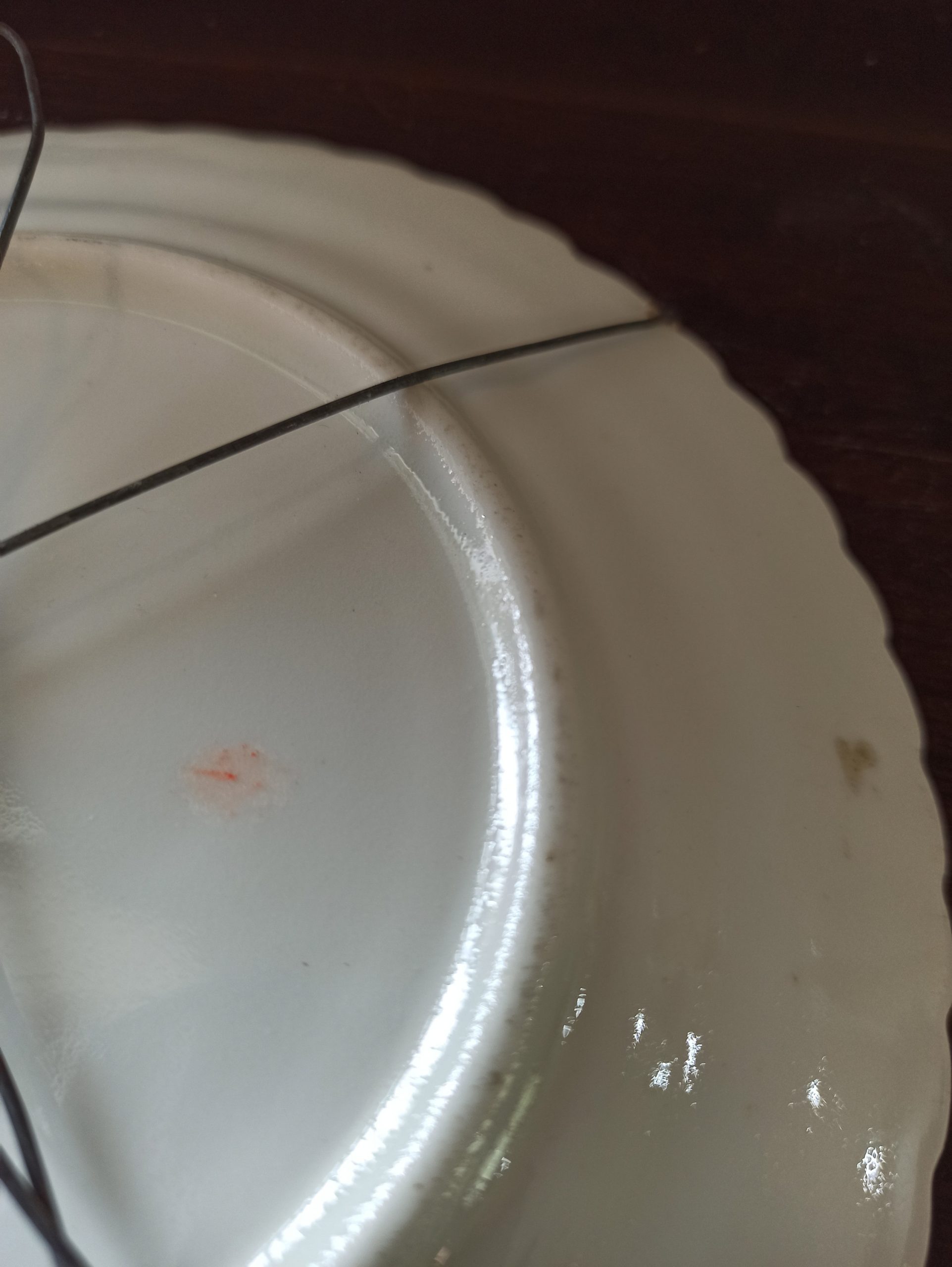 Willow Pattern Wall Plate. Red And White. Very Good Condition. - Image 9