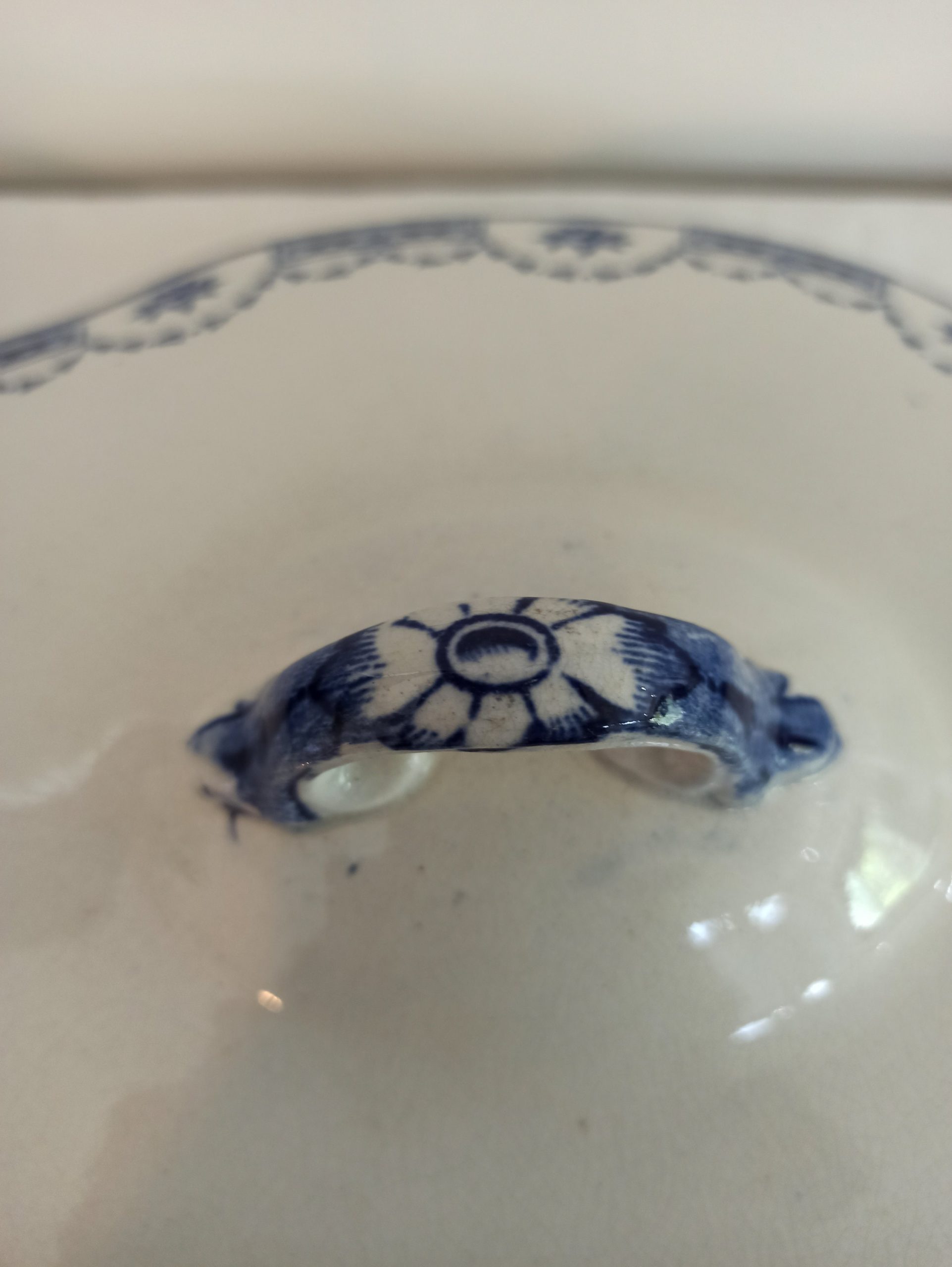 Antique Dinner Serving Set. Blue And White "Aire". Oval Meat Platter, Vegtable Tureen And Gravy/Sauce Boat. - Image 5