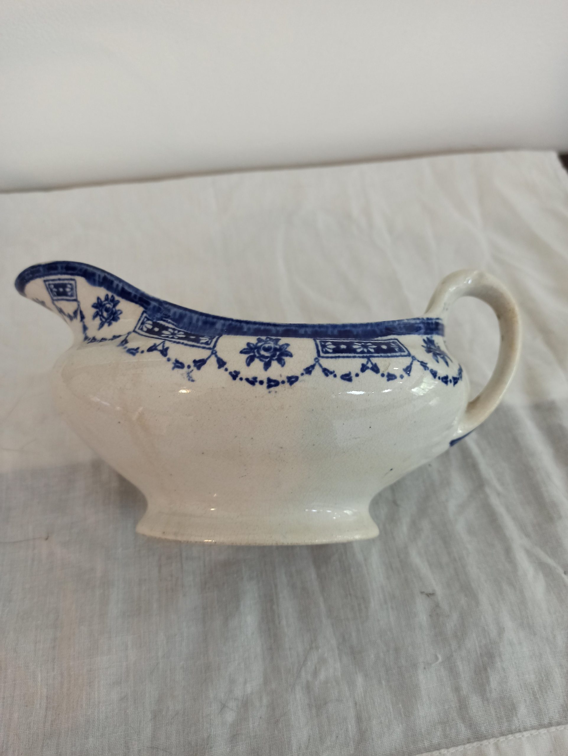 Antique Dinner Serving Set. Blue And White "Aire". Oval Meat Platter, Vegtable Tureen And Gravy/Sauce Boat. - Image 10