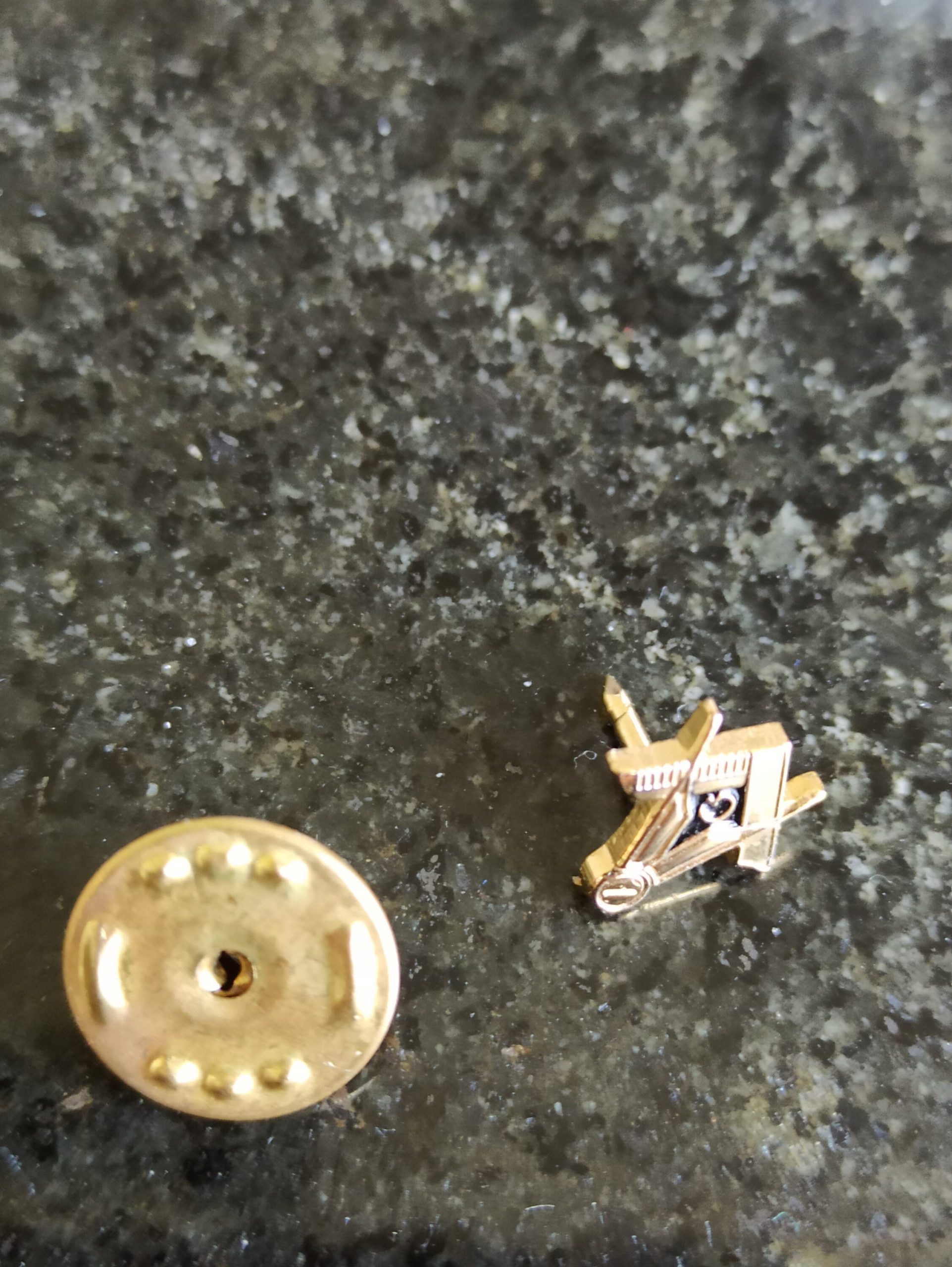 Vintage Masonic Tie / Lapel Pin Compass. - Image 3