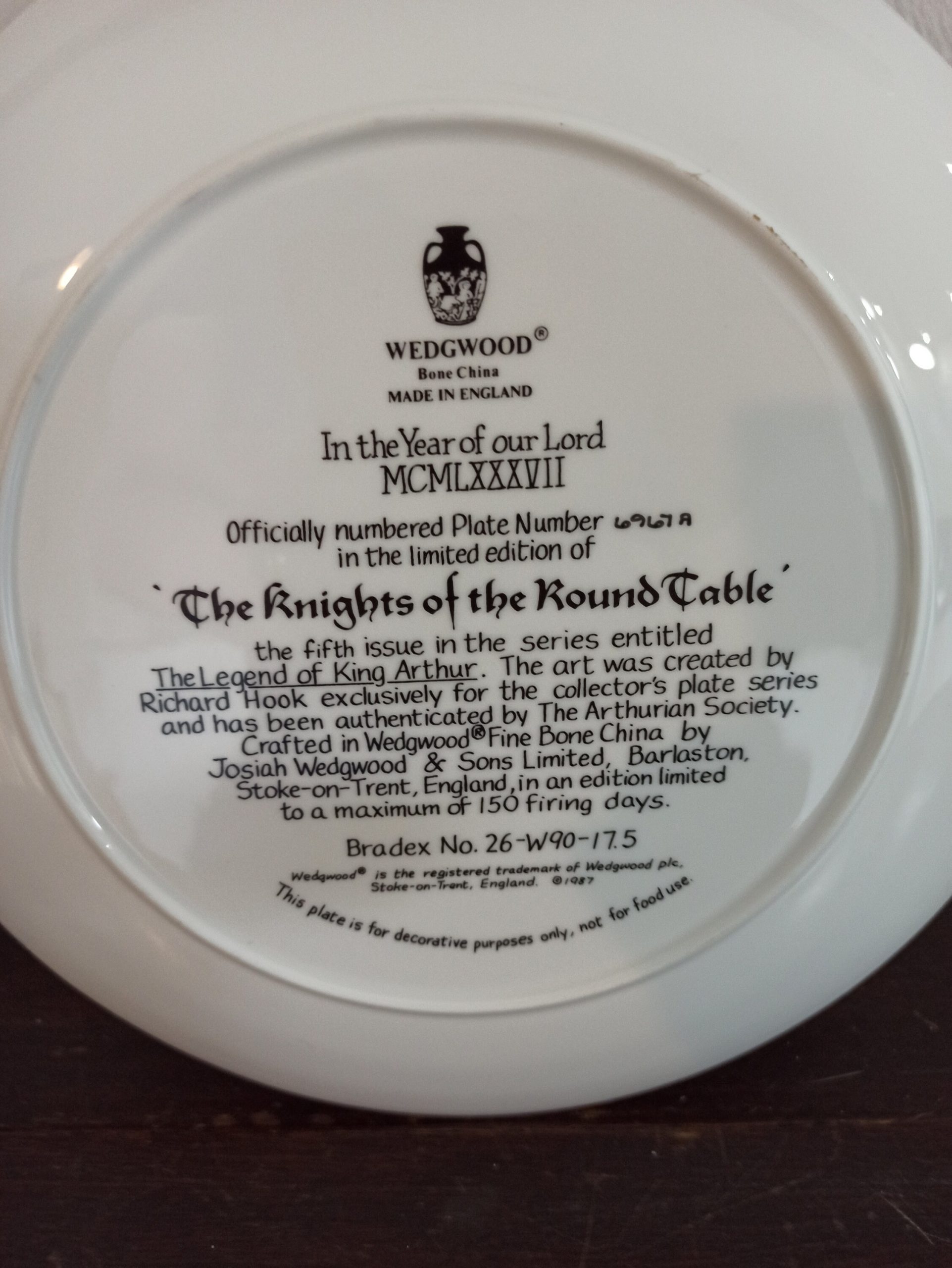 Wedgwood Collectors Plates. King Arthur. Excellent Condition. - Image 8