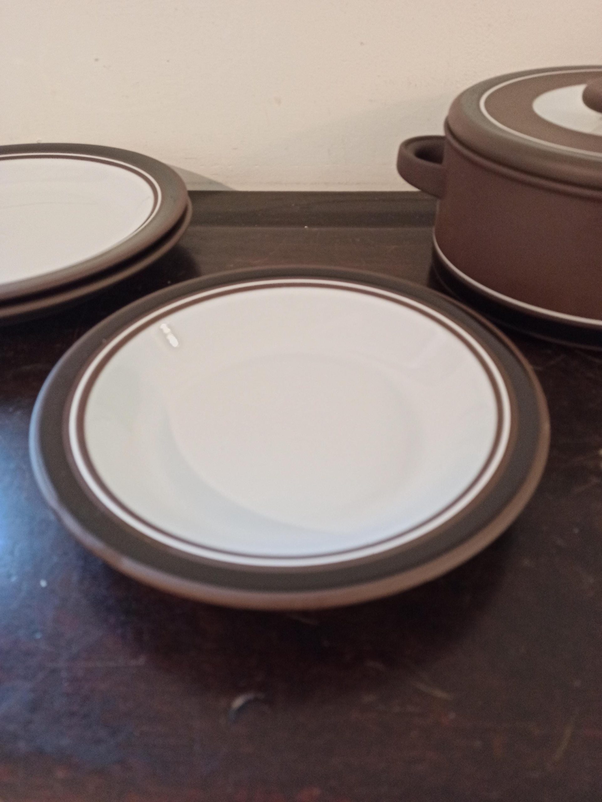 Hornsea Contrast Table Ware. Lidded Tureen, Dinner Plates, Soup/Dessert Bowl. - Image 6