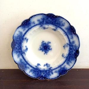 Vintage Alfred Meakin Decorative Porcelain Bowl. Flow Blue. Very Good Condition.