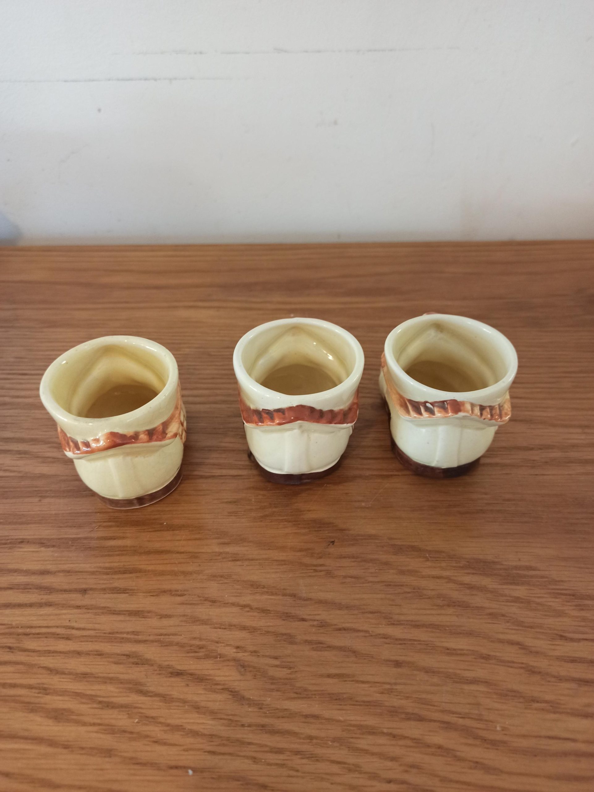 Vintage Cottage Ware. Lidded Sugar Bowl, Milk Jug, Egg Cups. - Image 12