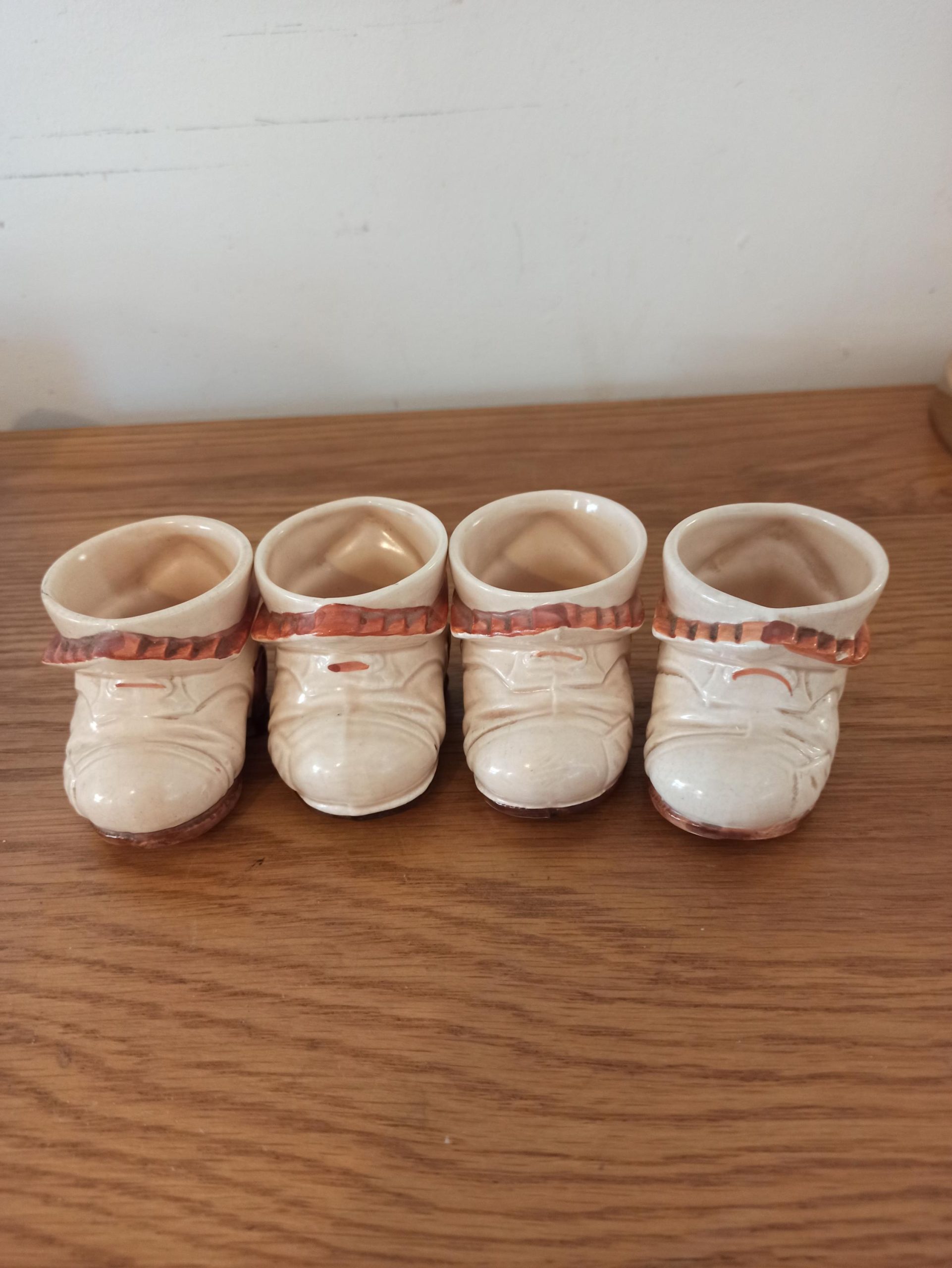 Vintage Cottage Ware. Lidded Sugar Bowl, Milk Jug, Egg Cups. - Image 13